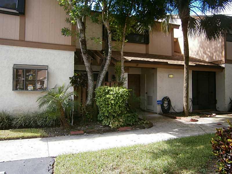 GOLDEN RAINTREE 3 - Residential