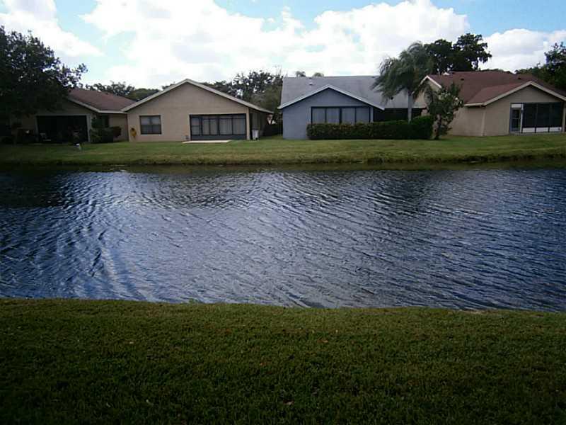 GOLDEN RAINTREE 3 - Residential