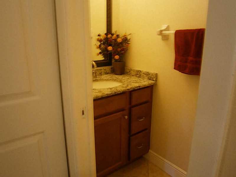 GOLDEN RAINTREE 3 - Residential