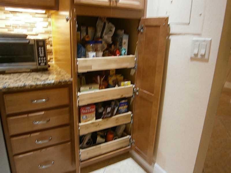 GOLDEN RAINTREE 3 - Residential