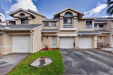 Tiny photo for 2047 DISCOVERY Circle E, Deerfield Beach, FL 33442 (MLS # B26086360)