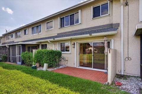 Tiny photo for 2047 DISCOVERY Circle E, Deerfield Beach, FL 33442 (MLS # B26086360)