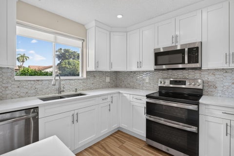 Tiny photo for 2047 DISCOVERY Circle E, Deerfield Beach, FL 33442 (MLS # B26086360)