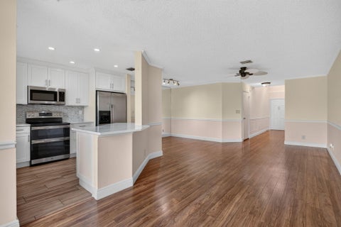 Tiny photo for 2047 DISCOVERY Circle E, Deerfield Beach, FL 33442 (MLS # B26086360)