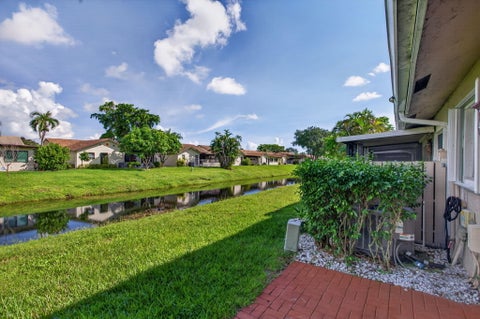 Tiny photo for 2047 DISCOVERY Circle E, Deerfield Beach, FL 33442 (MLS # B26086360)
