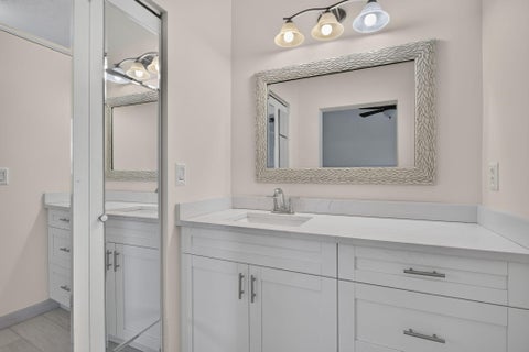 Tiny photo for 2047 DISCOVERY Circle E, Deerfield Beach, FL 33442 (MLS # B26086360)