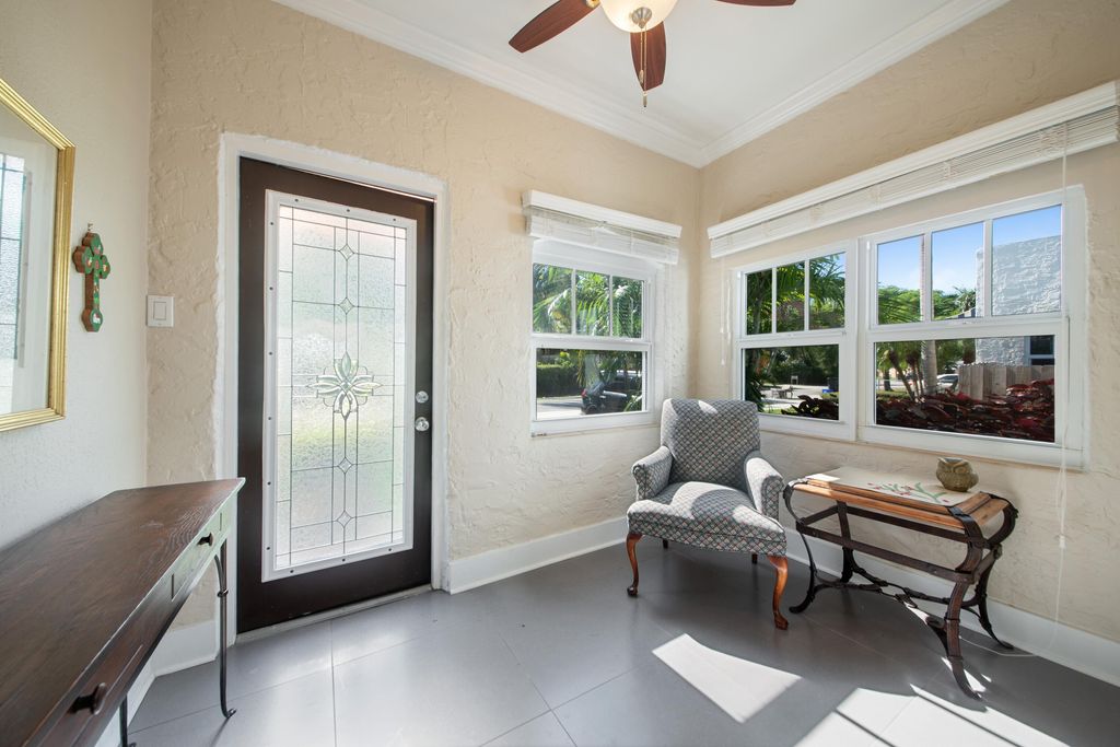 Photo of 247 Royal Court, Delray Beach, FL 33444 (MLS # R11091984)