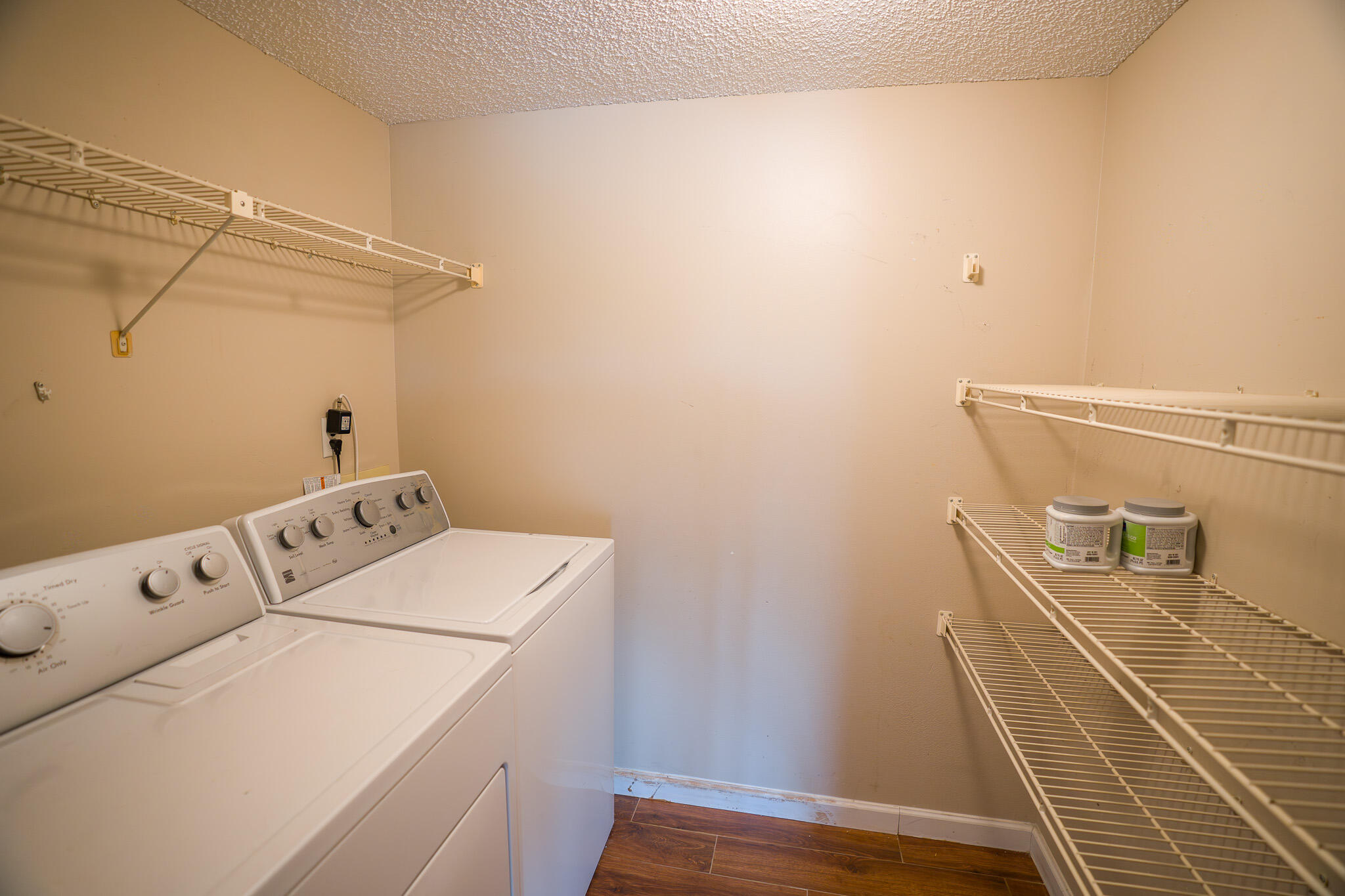 PINE RIDGE NORTH VILLAGE III #1 COND DECLS FILED 1 - Residential