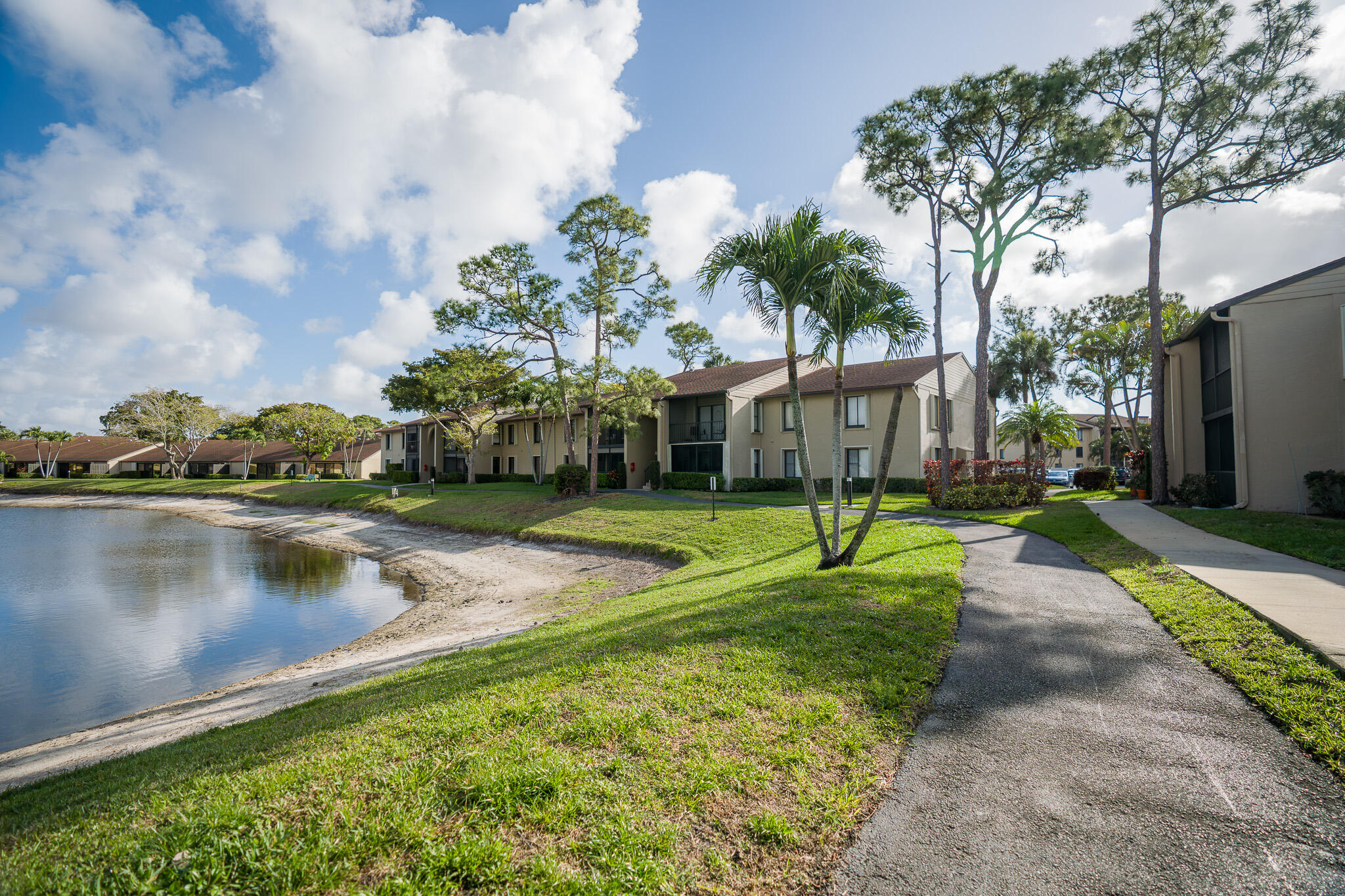 PINE RIDGE NORTH VILLAGE III #1 COND DECLS FILED 1 - Residential