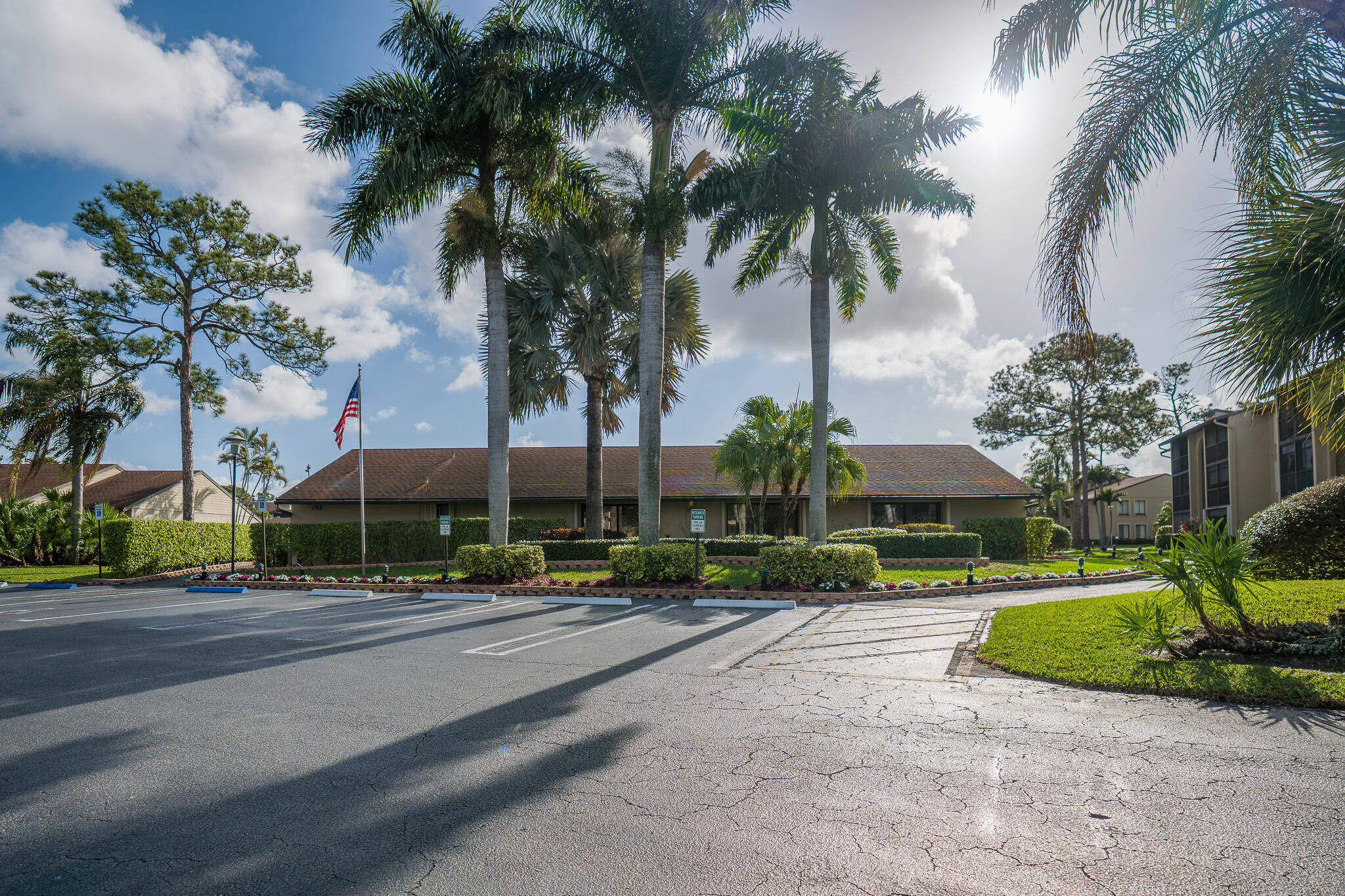 PINE RIDGE NORTH VILLAGE III #1 COND DECLS FILED 1 - Residential