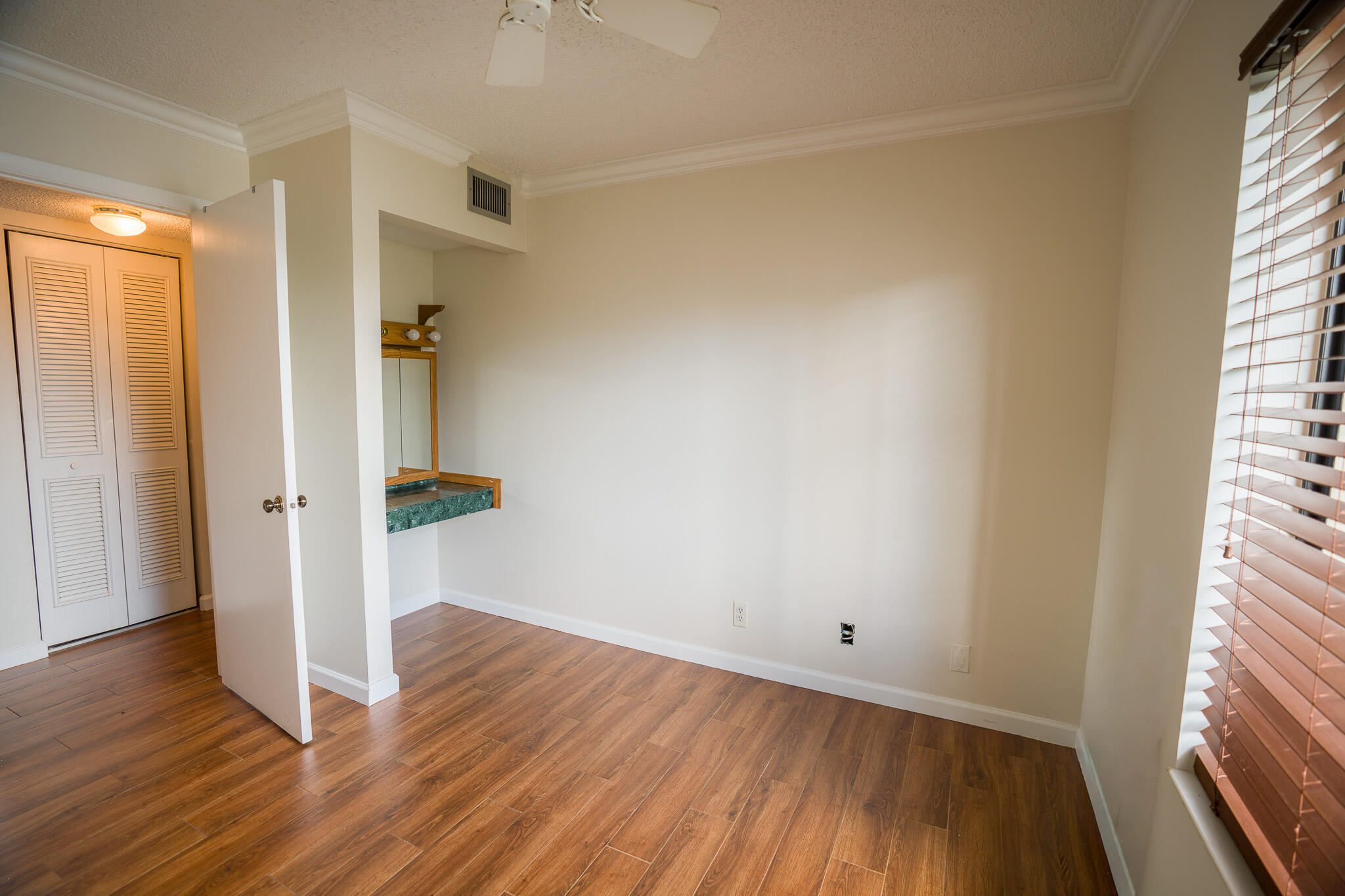 PINE RIDGE NORTH VILLAGE III #1 COND DECLS FILED 1 - Residential