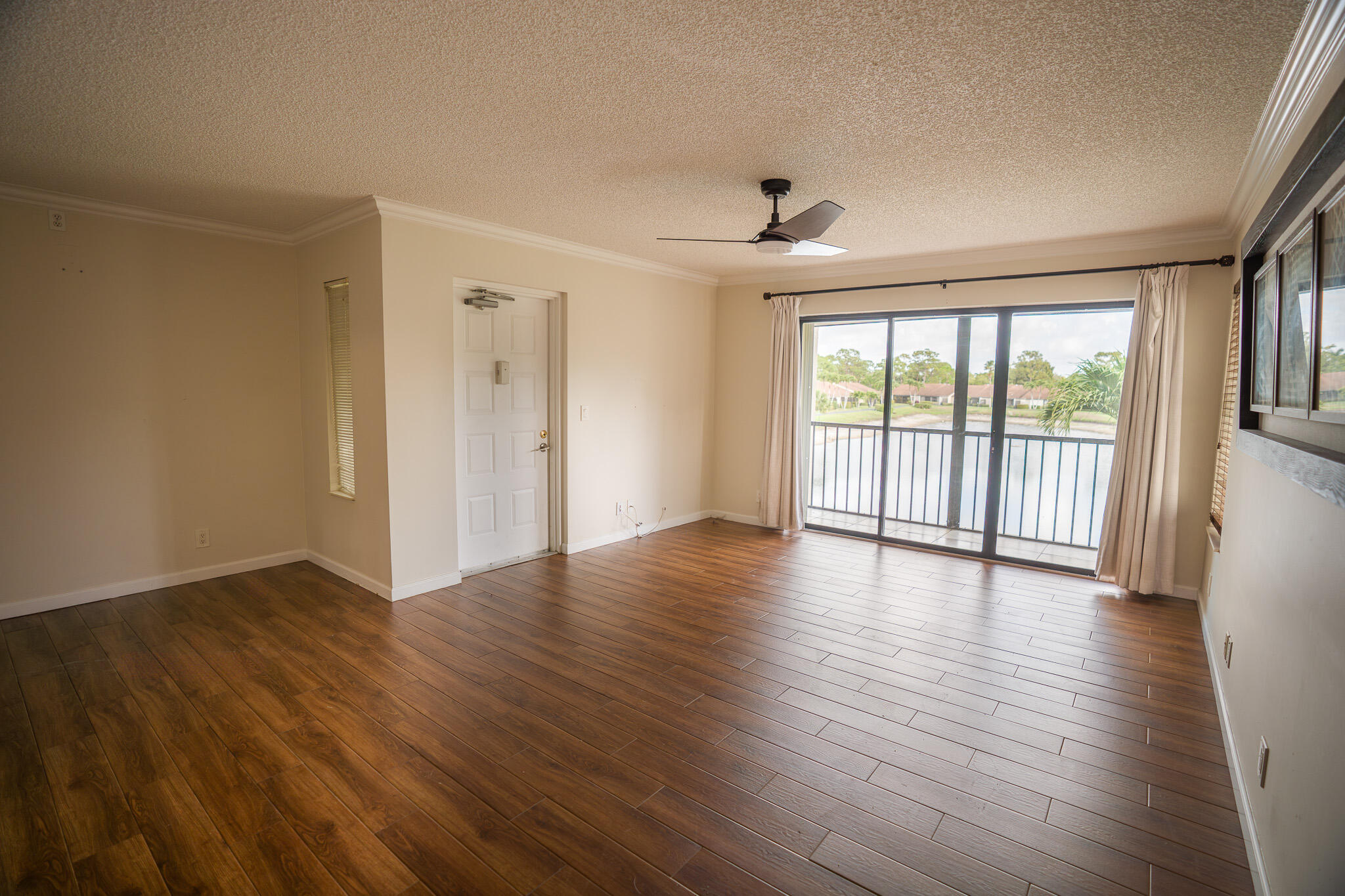 PINE RIDGE NORTH VILLAGE III #1 COND DECLS FILED 1 - Residential