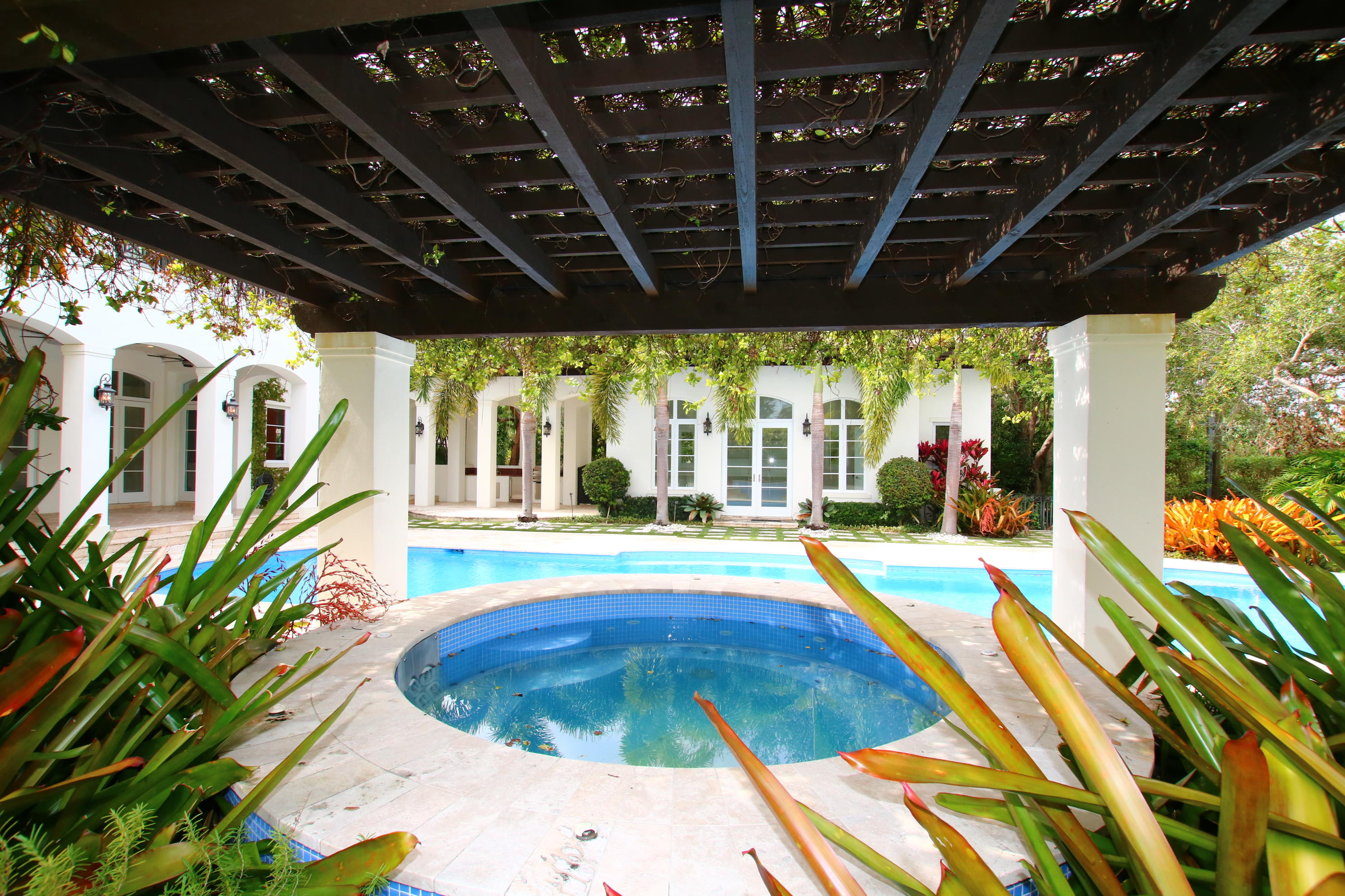 BRUCE-LAURIE SUB - Residential