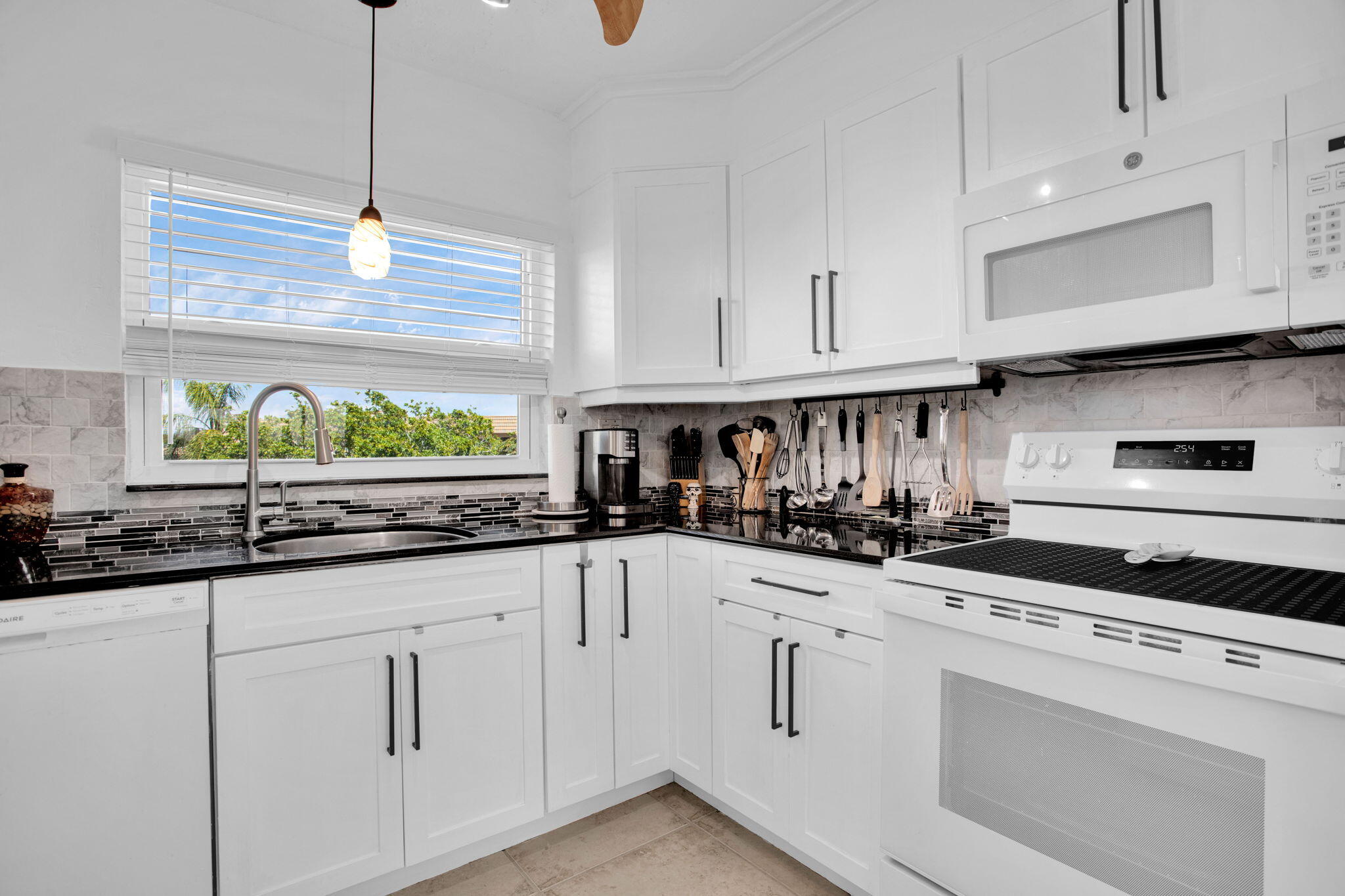 SUNRISE LAKES 108 CONDO - Residential