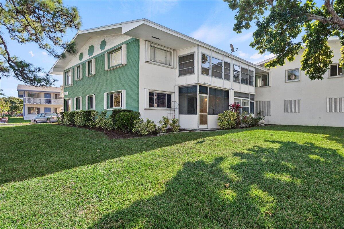 LAKESIDE POINT APT NO 2 COND DECL IN - Residential