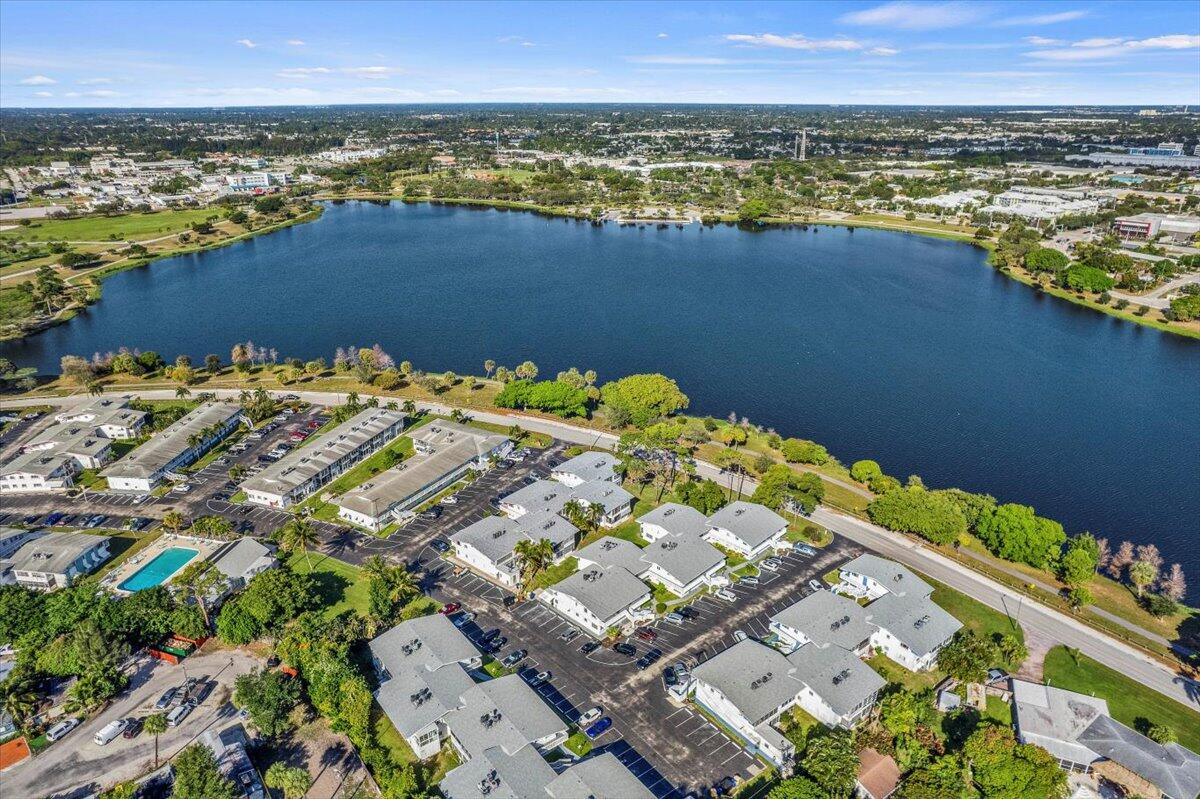 LAKESIDE POINT APT NO 2 COND DECL IN - Residential