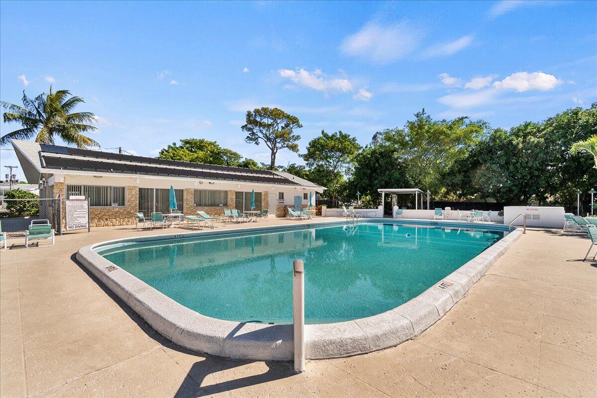 LAKESIDE POINT APT NO 2 COND DECL IN - Residential