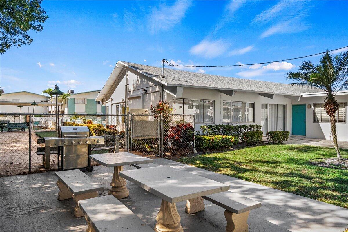 LAKESIDE POINT APT NO 2 COND DECL IN - Residential