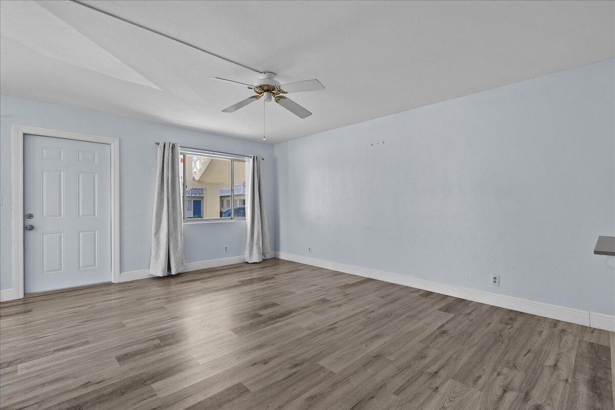 LAKESIDE POINT APT NO 2 COND DECL IN - Residential