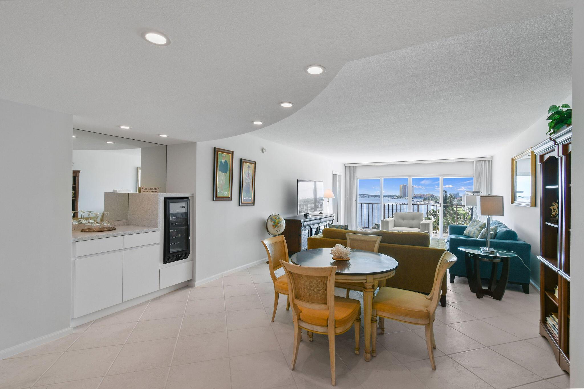 801 Lake Shore Drive 811