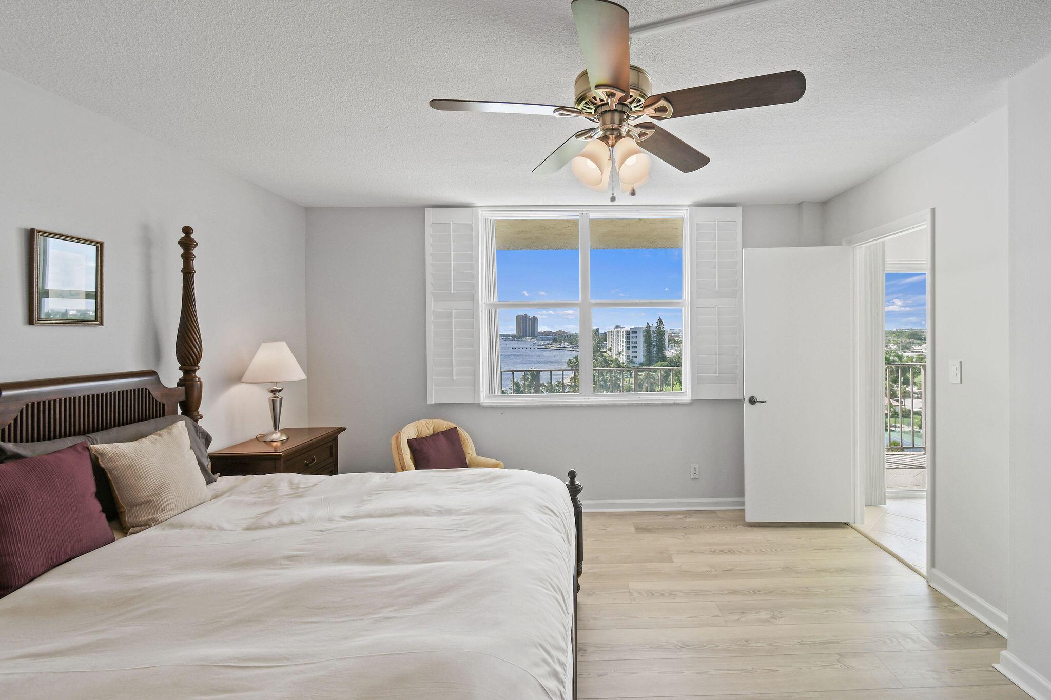 Lake Harbour Towers East - Residential