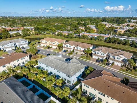 Photo of 4364 Veleiros Avenue, Deerfield Beach, FL 33064 (MLS # B26032458)