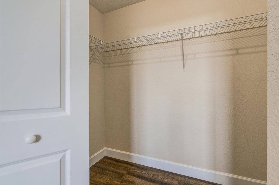 VIZCAYA LAKES CONDO - Residential