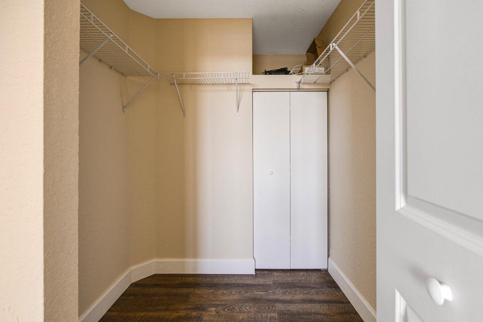 VIZCAYA LAKES CONDO - Residential