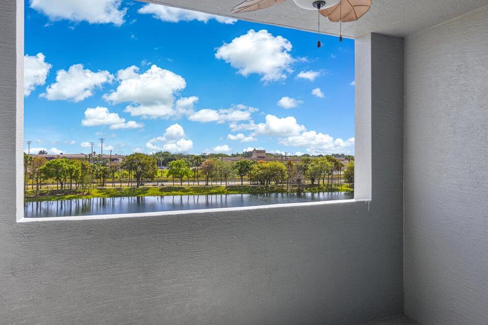 VIZCAYA LAKES CONDO - Residential
