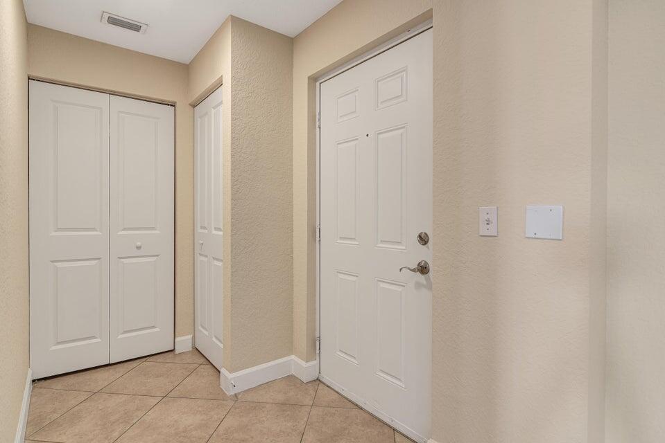 VIZCAYA LAKES CONDO - Residential