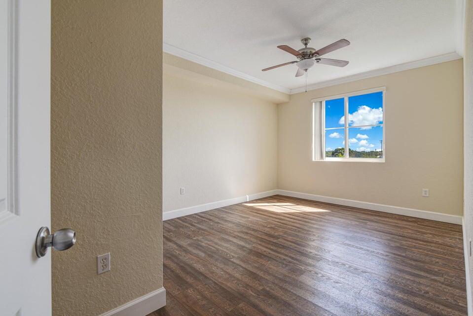 VIZCAYA LAKES CONDO - Residential