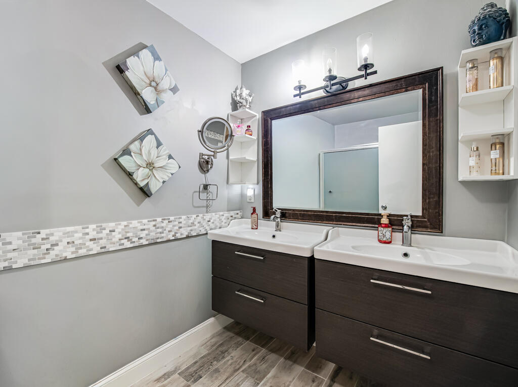 BARRWOOD - Residential