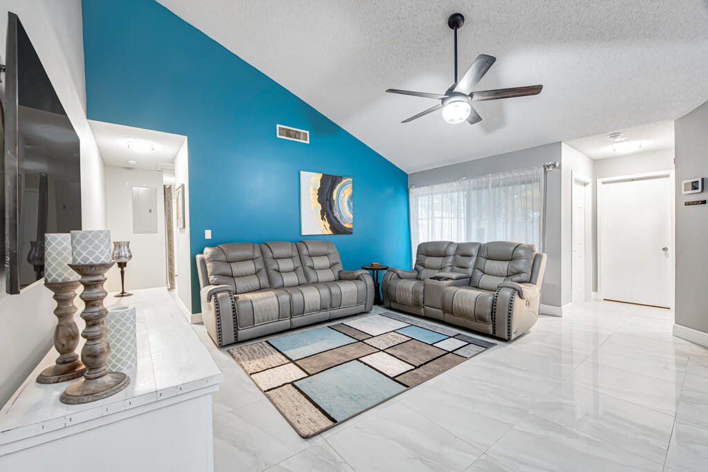 8888 Thumbwood Circle Apt B