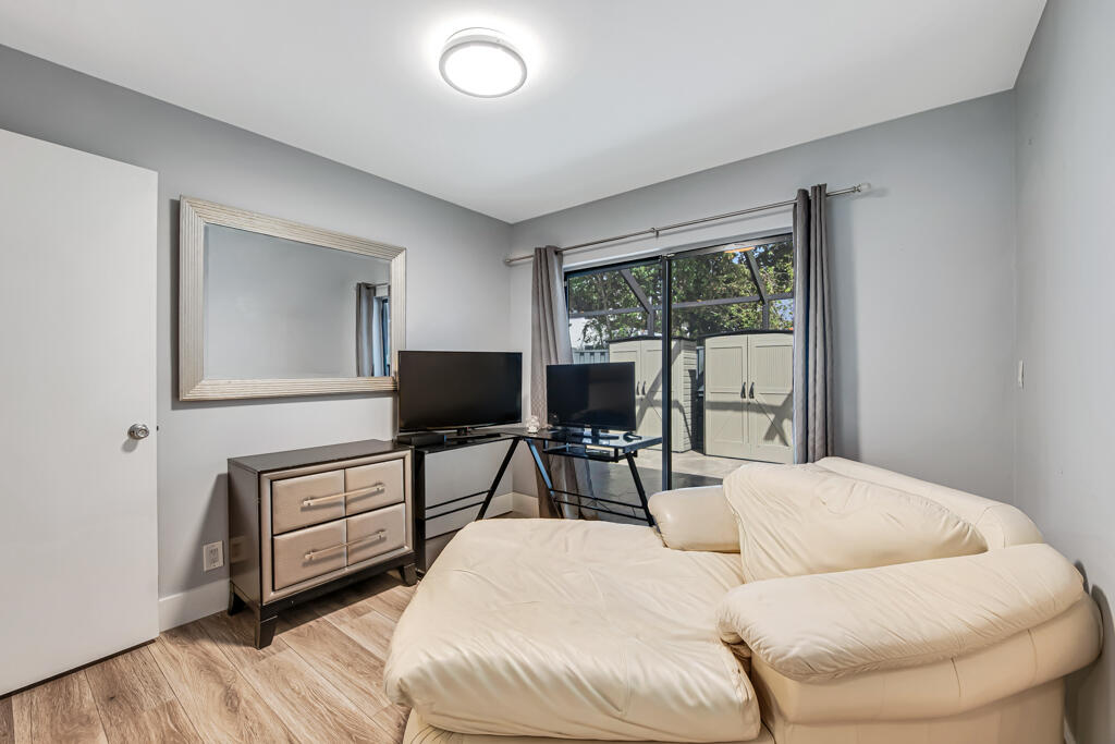 BARRWOOD - Residential