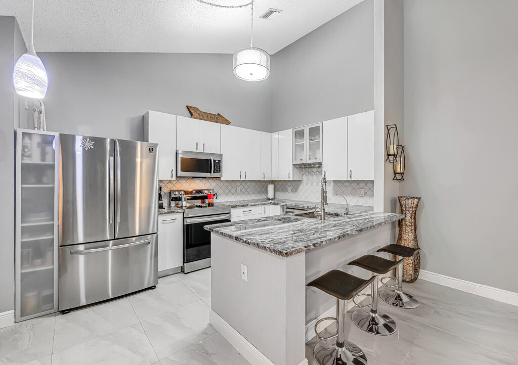 8888 Thumbwood Circle Apt B