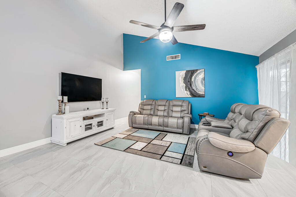 8888 Thumbwood Circle Apt B