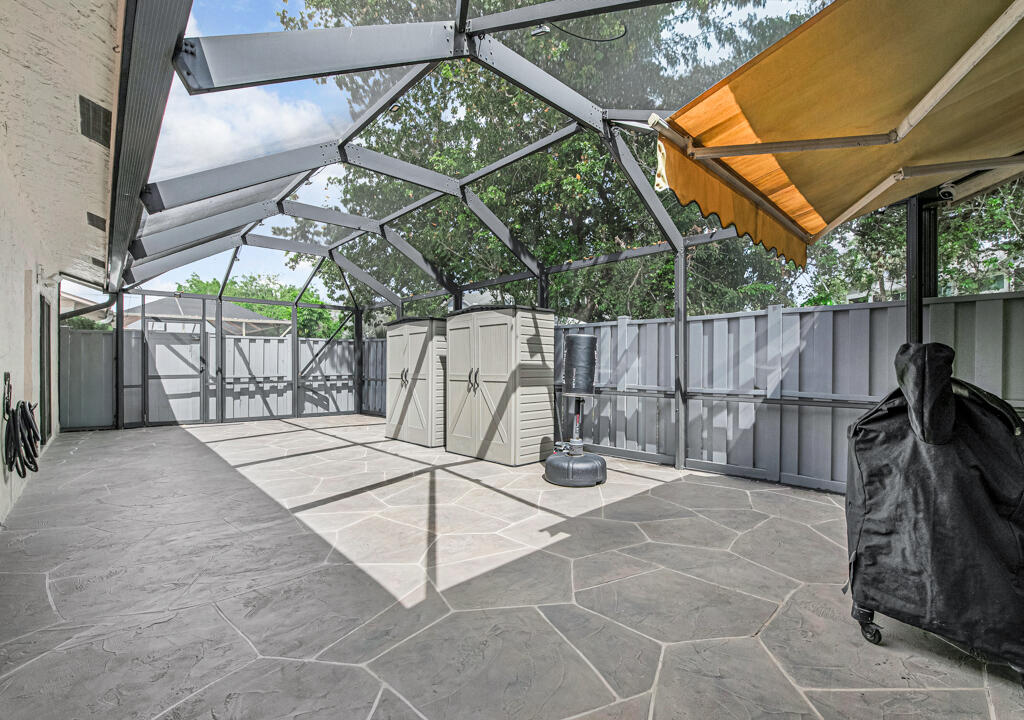 BARRWOOD - Residential