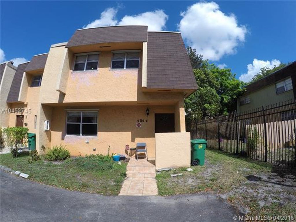 Photo of 5844 Blueberry Unit 68 Court, Lauderhill, FL 33313 (MLS # R11168418)