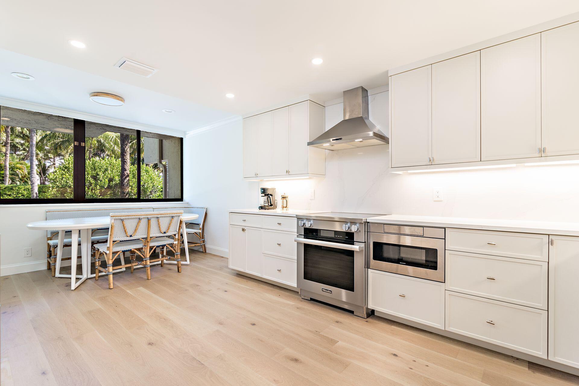 TRES VIDAS OF PALM BEACH - Residential