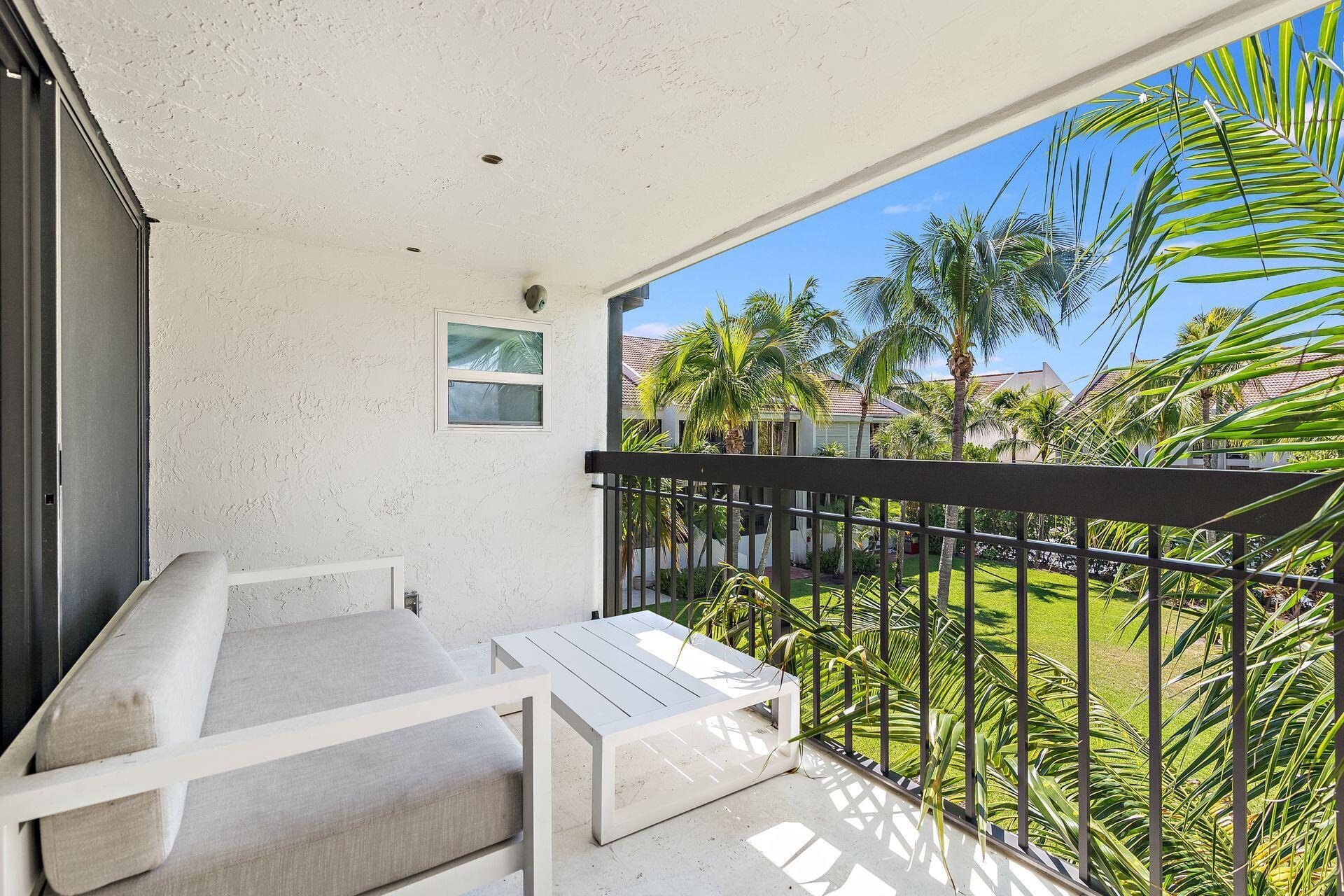 TRES VIDAS OF PALM BEACH - Residential