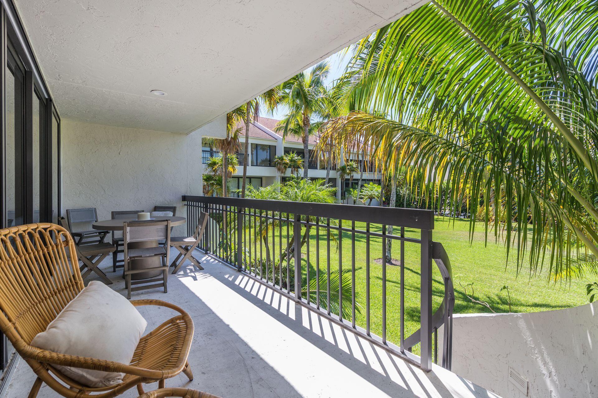 TRES VIDAS OF PALM BEACH - Residential