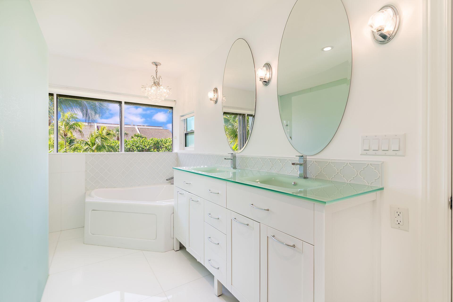 TRES VIDAS OF PALM BEACH - Residential