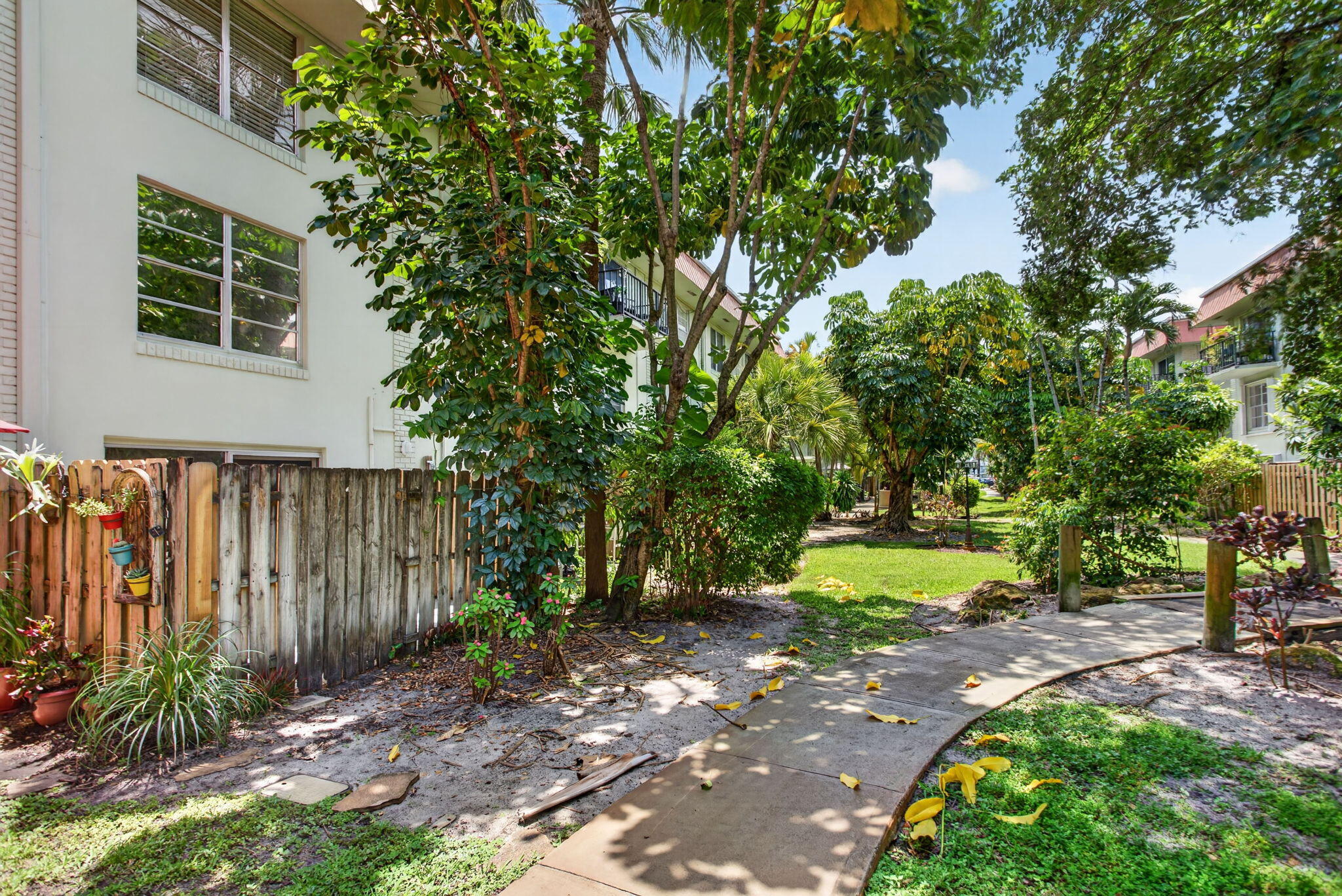 RACQUET CLUB - Residential