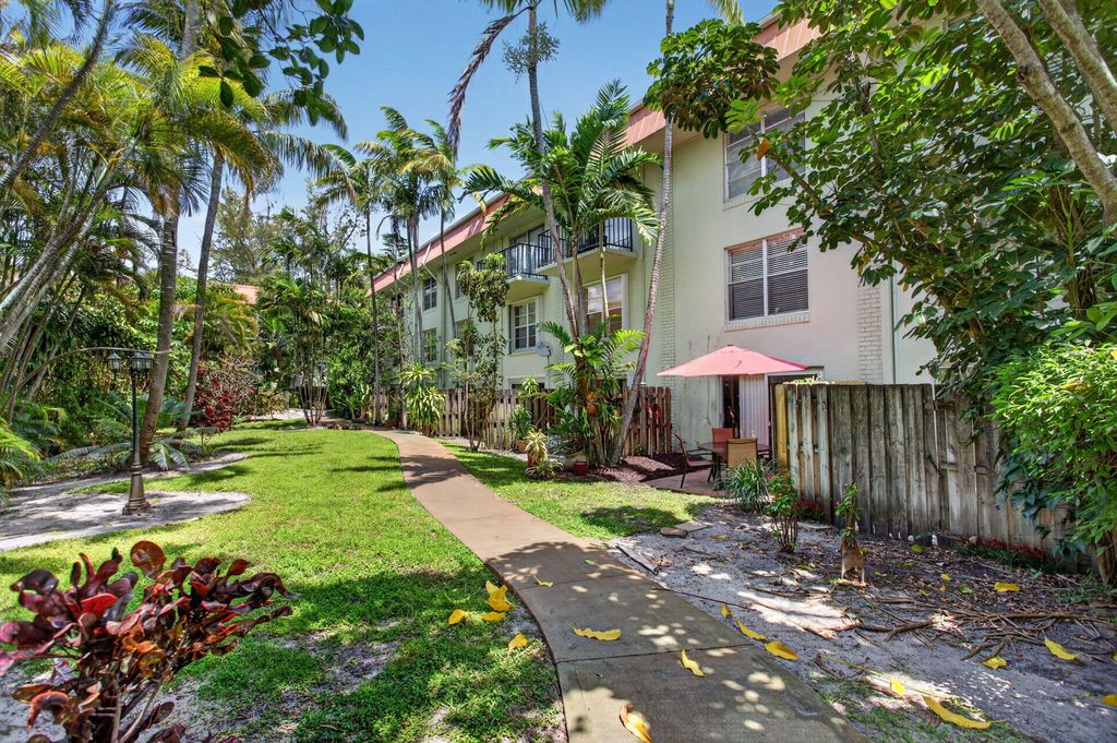 Photo of 801 W Oakland Park Boulevard, Oakland Park, FL 33311 (MLS # B26020863)