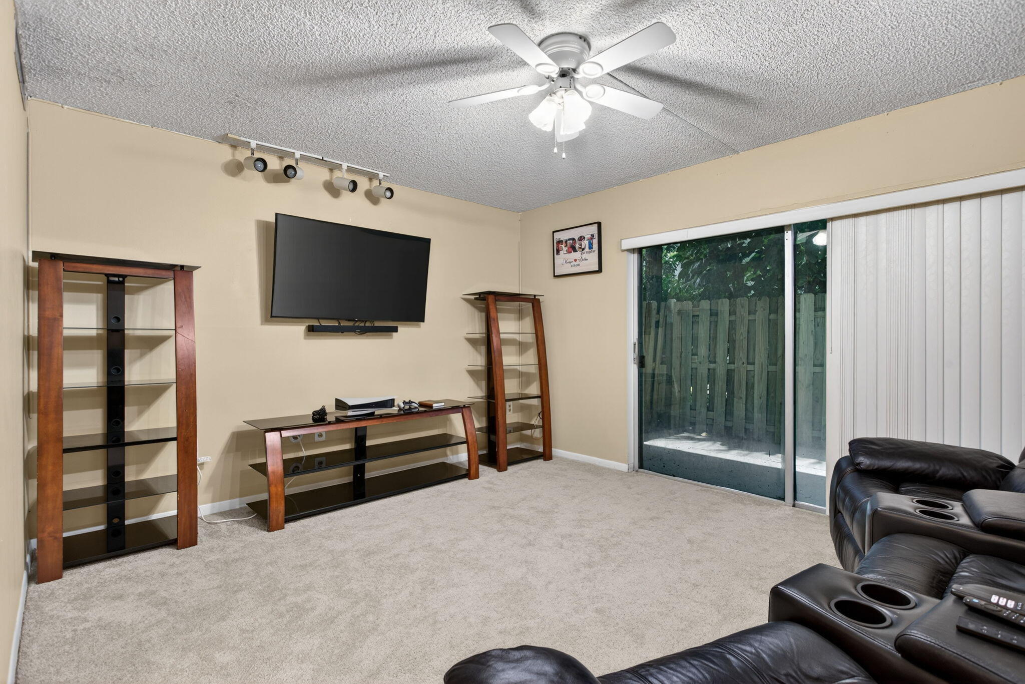 RACQUET CLUB - Residential