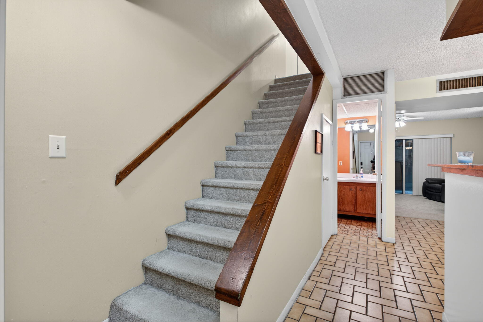 RACQUET CLUB - Residential