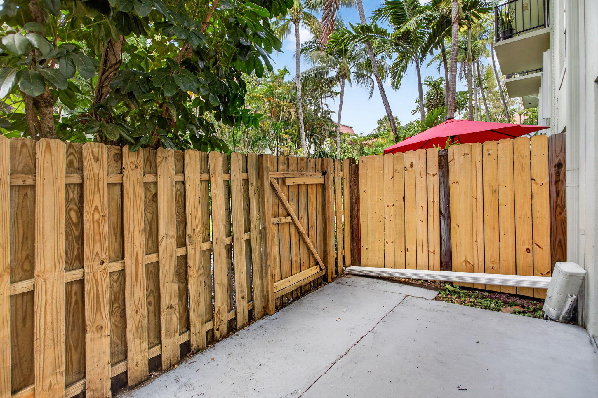 RACQUET CLUB - Residential