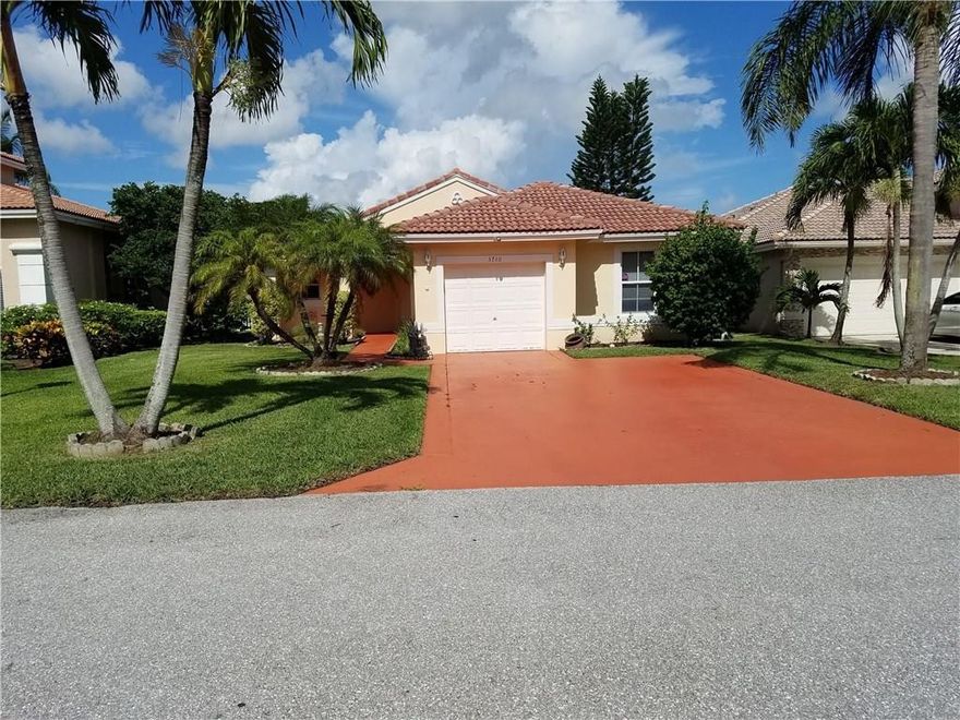 Great Scott! Incredible 3/2 lake front home in Coco Lakes ..