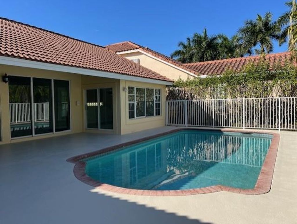 Photo of 517 Spinnaker, Weston, FL 33326 (MLS # B26009204)