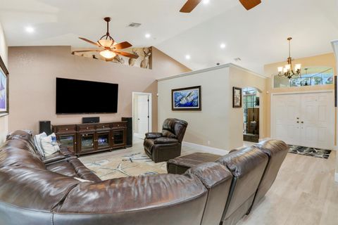 A home in Loxahatchee